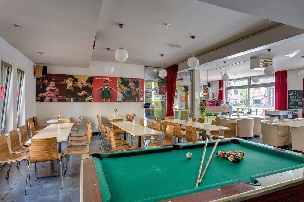 Meininger Hotel Berlin Alexanderplatz Bagian luar foto